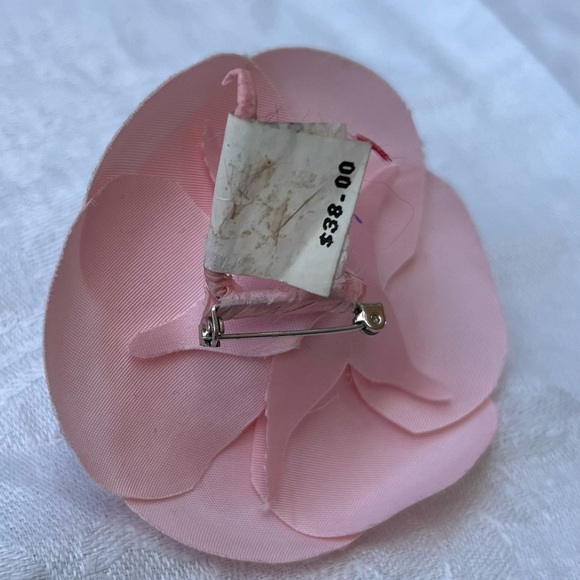 Chanel inspired silk camellia pins. - Picture 2 of 7